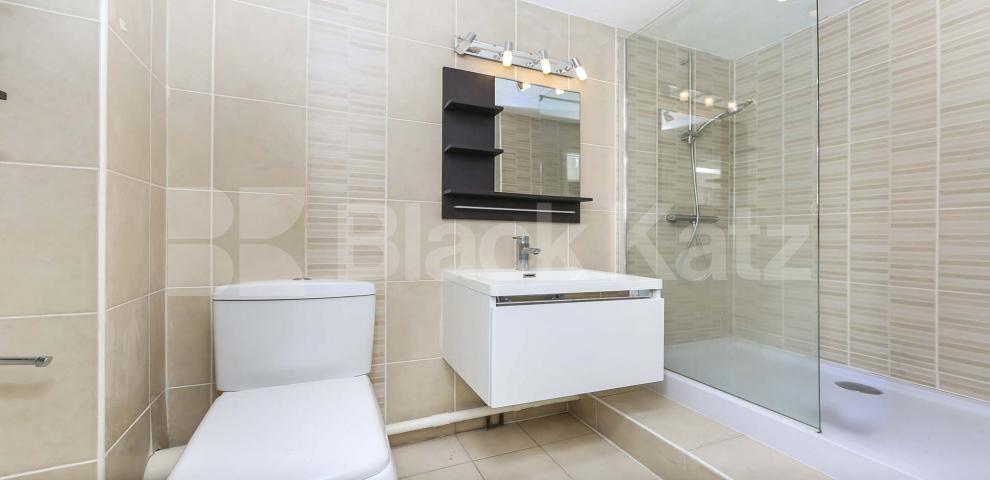 			LET , 1 Bedroom, 1 bath, 1 reception Apartment			 Oxley Close SE1, Bermondsey